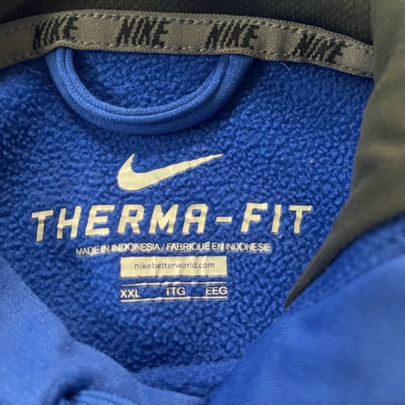 XXL Therma Fit Nike Hoodie - Picture 4 of 5